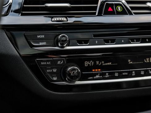 Used 2018 BMW 540i xDrive w/ M Sport Package image 30