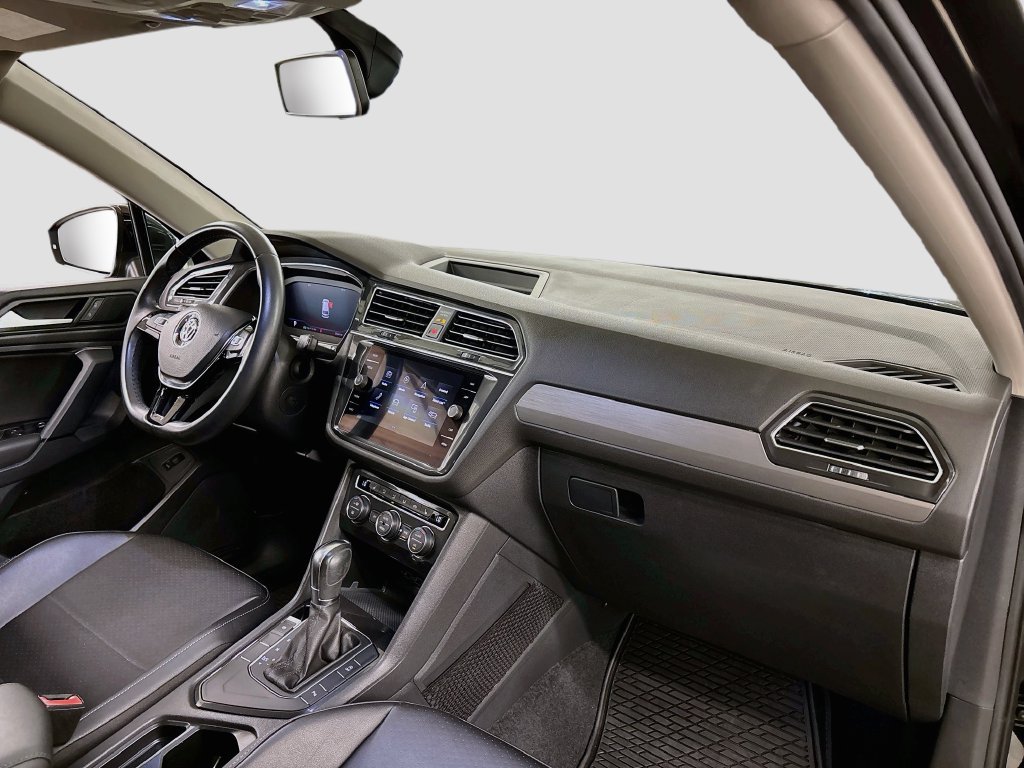Used 2019 Volkswagen Tiguan SEL FWD image 14