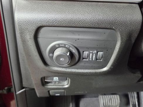 Used 2023 Jeep Grand Cherokee Limited w/ Black Appearance Package image 20