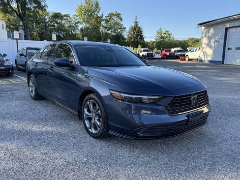 Used 2024 Honda Accord EX image 4