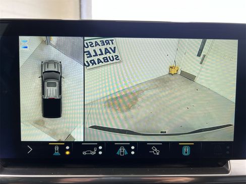 Used 2022 Chevrolet Silverado 1500 LTZ w/ Z71 Off-Road Package image 17