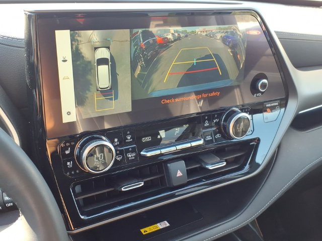 Used 2023 Toyota Highlander Limited AWD/4WD image 25