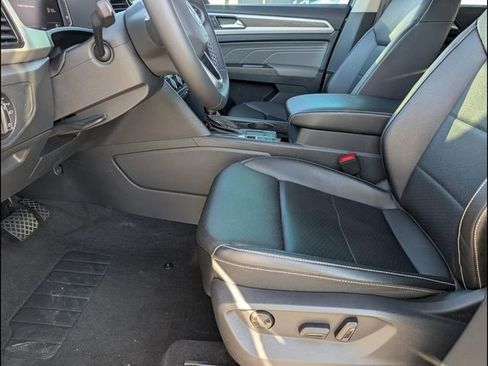 Used 2022 Volkswagen Atlas SE image 9