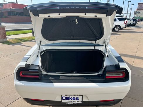 Used 2022 Dodge Challenger R/T Scat Pack w/ Scat Pack Stripe image 32