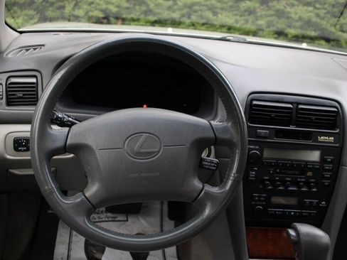 Used 1999 Lexus ES 330 FWD image 18