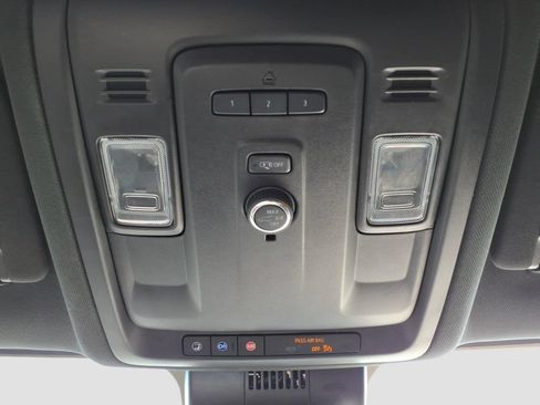 Used 2023 Chevrolet Suburban Z71 AWD/4WD image 24