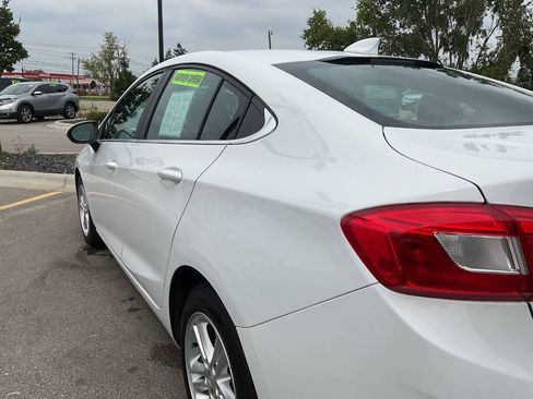 Used 2016 Chevrolet Cruze LT FWD image 5