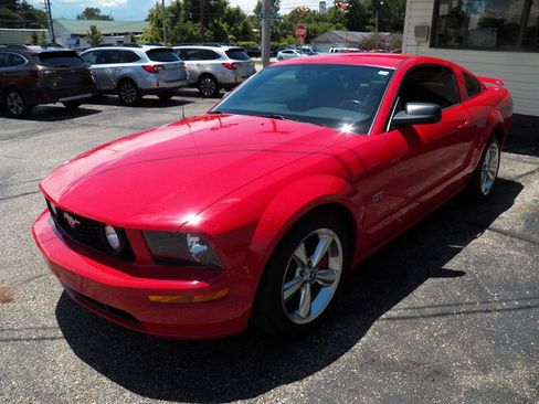 Used 2007 Ford Mustang GT RWD image 2
