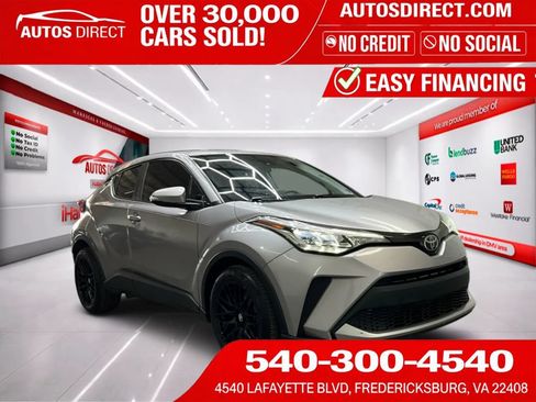 Used 2020 Toyota C-HR LE FWD image 1