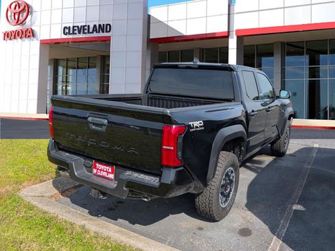 Used 2024 Toyota Tacoma TRD Off-Road AWD/4WD image 7