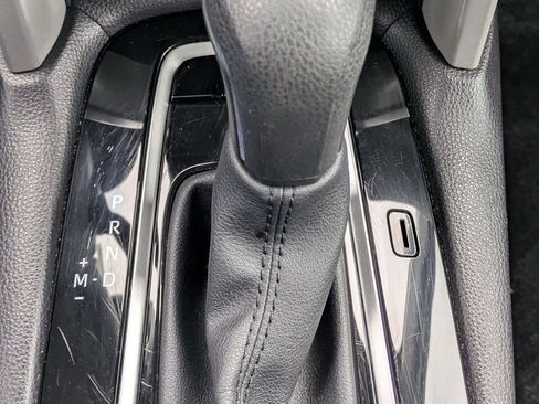 Used 2025 Toyota Corolla Cross LE image 19