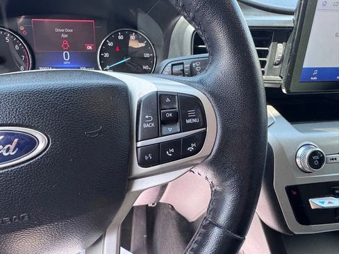 Used 2022 Ford Explorer XLT AWD/4WD image 18
