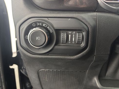 Used 2019 Jeep Wrangler Unlimited Sport AWD/4WD image 31