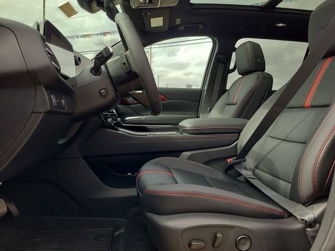 New 2026 Chevrolet Traverse RS w/ LPO, Floor Liner Package image 20