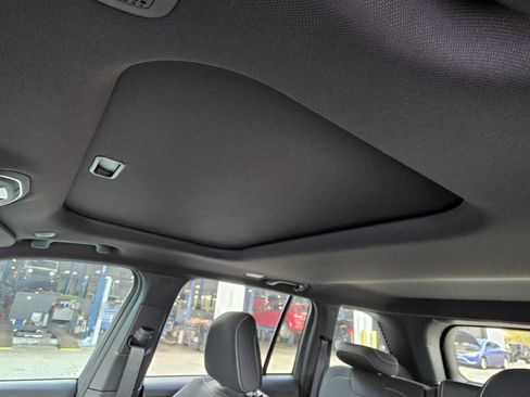New 2025 Jeep Grand Cherokee Laredo X w/ Luxury Tech Group I RWD image 8