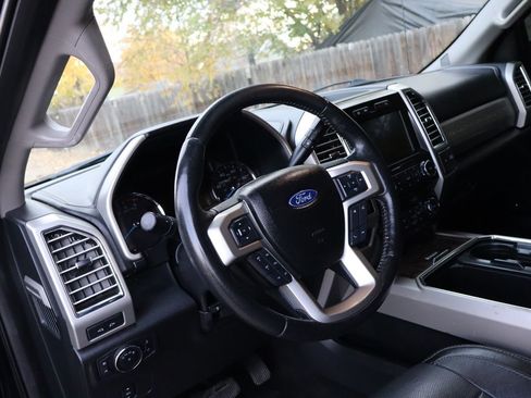 Used 2017 Ford F250 Lariat w/ Lariat Value Package image 15