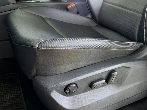 Used 2021 Volkswagen Atlas Cross Sport SE image 22