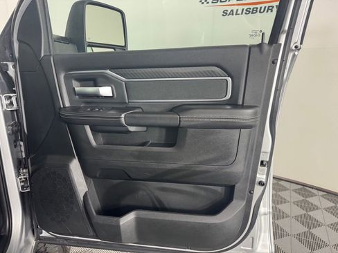 Used 2026 RAM 2500 Big Horn AWD/4WD image 33