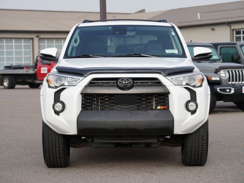 Used 2020 Toyota 4Runner SR5 Premium image 8