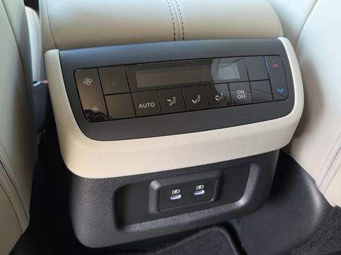 Certified 2026 Nissan Pathfinder SL AWD/4WD image 15