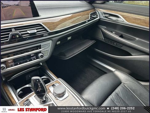 Used 2019 BMW 750i xDrive w/ M Sport Package AWD/4WD image 34