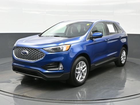 Used 2023 Ford Edge SEL w/ Convenience Package image 2