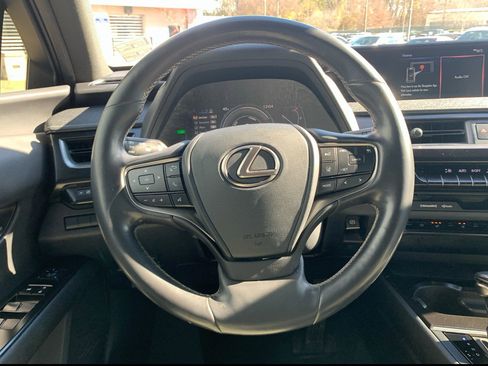Used 2019 Lexus UX 250h image 18