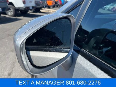 Used 2018 Chrysler Pacifica Touring-L Plus w/ Advanced Safetytec Group FWD image 12