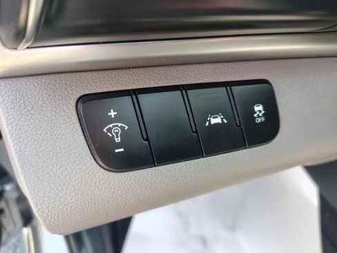Used 2020 Hyundai Elantra SE FWD image 19