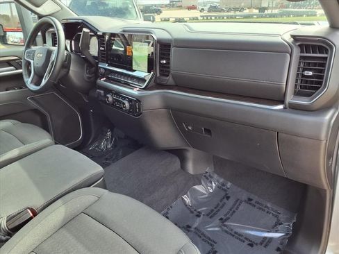 Used 2025 Chevrolet Silverado 2500 LT w/ Convenience Package image 22