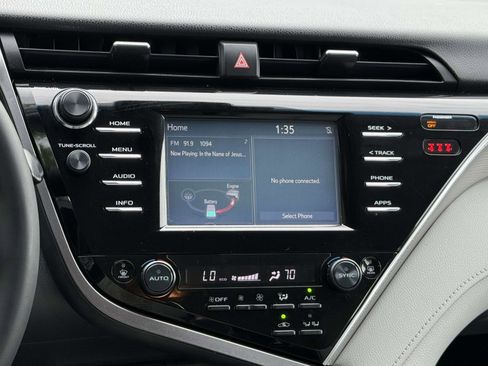 Used 2018 Toyota Camry SE FWD image 8