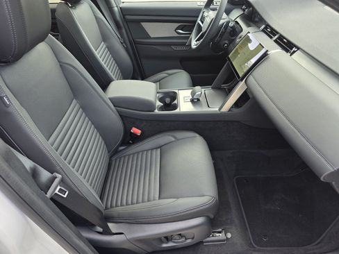 Used 2026 Land Rover Discovery Sport Landmark AWD/4WD image 3