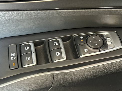 Certified 2026 Kia Sorento LX FWD image 12