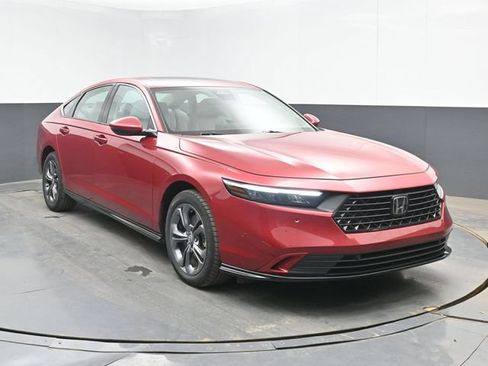Used 2024 Honda Accord EX-L image 2