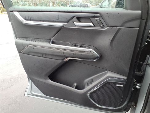 Used 2025 GMC Acadia Elevation image 23