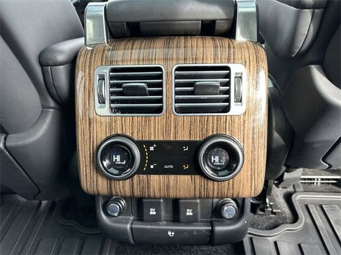 Used 2019 Land Rover Range Rover HSE image 28