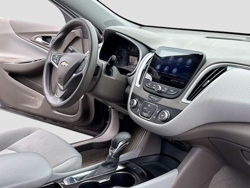 Used 2021 Chevrolet Malibu LS FWD image 5