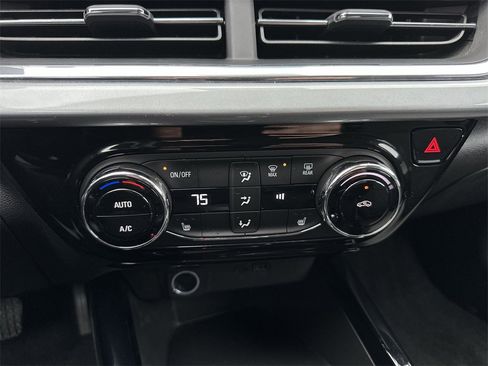 Used 2024 Chevrolet Trax LT w/ Driver Confidence Package image 18