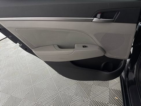 Used 2018 Hyundai Elantra SEL FWD image 12