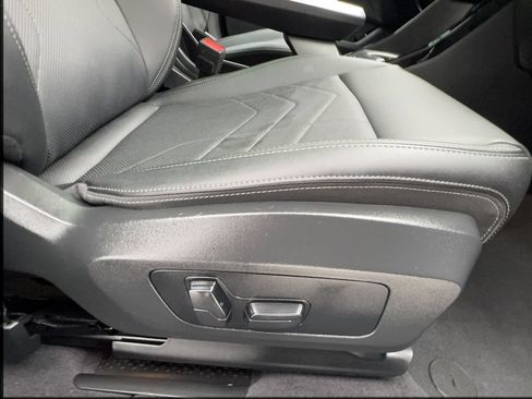 Used 2025 BMW X2 xDrive28i AWD/4WD image 31