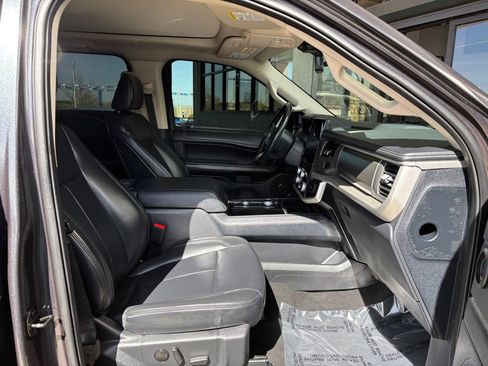 Used 2023 Ford Expedition Max XLT image 32