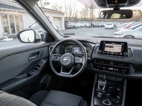 Used 2023 Nissan Rogue SV image 23