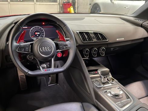 Used 2018 Audi R8 V10 image 13