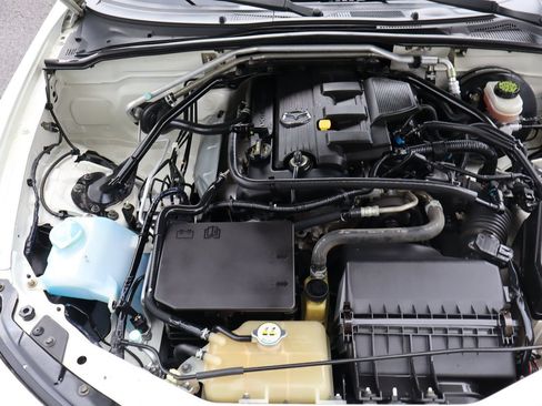 Used 2006 MAZDA MX-5 Miata Sport RWD image 31