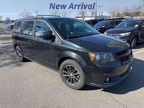 Used 2019 Dodge Grand Caravan GT image 2