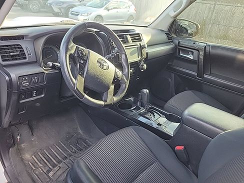 Used 2015 Toyota 4Runner Trail AWD/4WD image 7