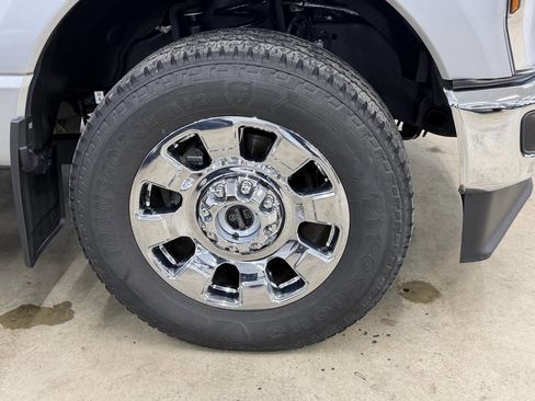 Used 2024 Ford F250 Lariat w/ Chrome Package image 16