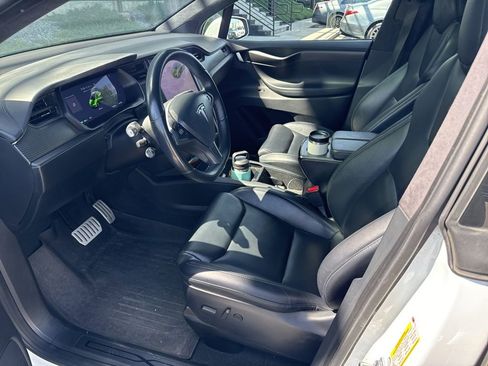 Used 2020 Tesla Model X Performance image 2