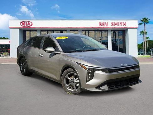 Certified 2025 Kia K4 LXS image 1