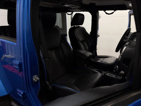 Used 2015 Jeep Wrangler Unlimited Sahara w/ Max Tow Package AWD/4WD image 44